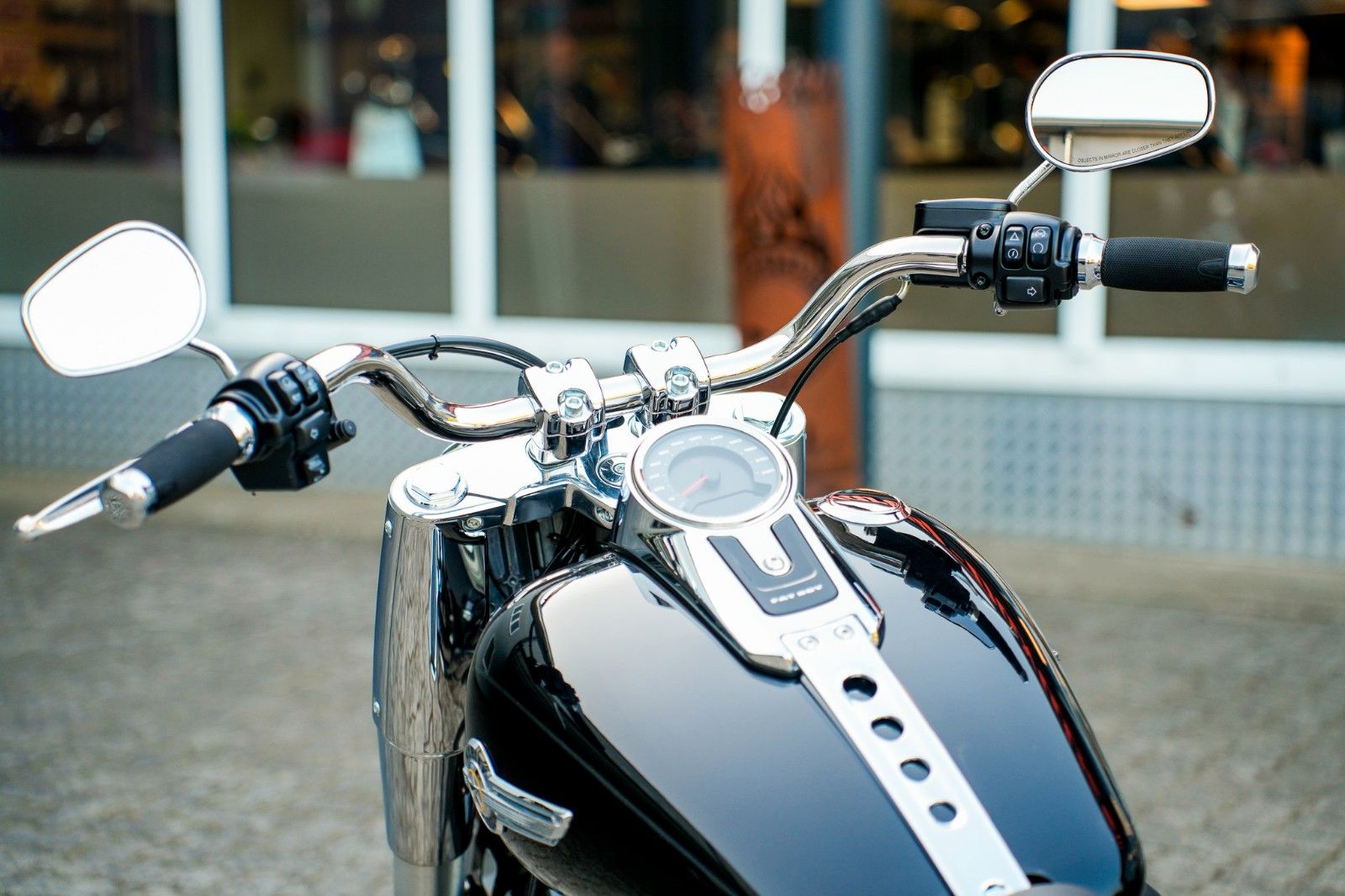 Fahrzeugabbildung Harley-Davidson SOFTAIL FAT BOY FLFBS 114 - JEKILL&HYDE -