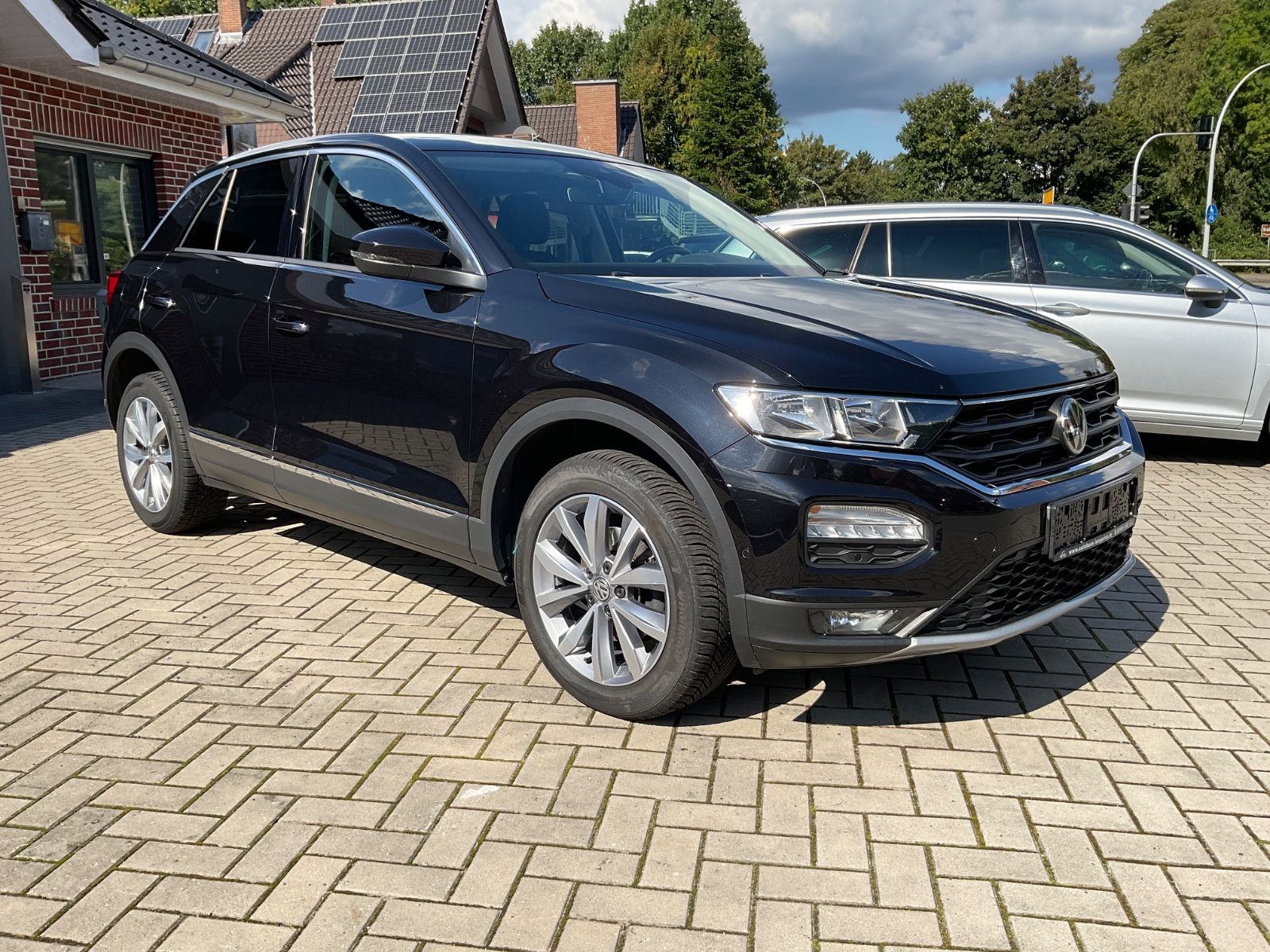 Fahrzeugabbildung Volkswagen T-Roc 1.5 TSI DSG,AHK,Navi,CarPlay