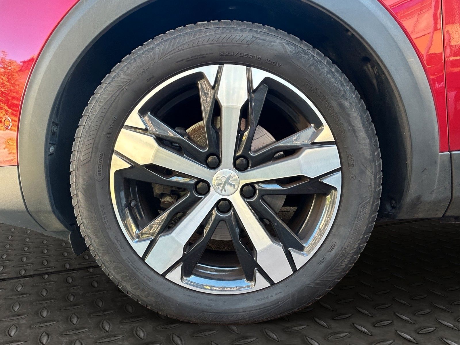 Fahrzeugabbildung Peugeot 3008 GT Automatik/Vollaustattung/8Fachbereift/
