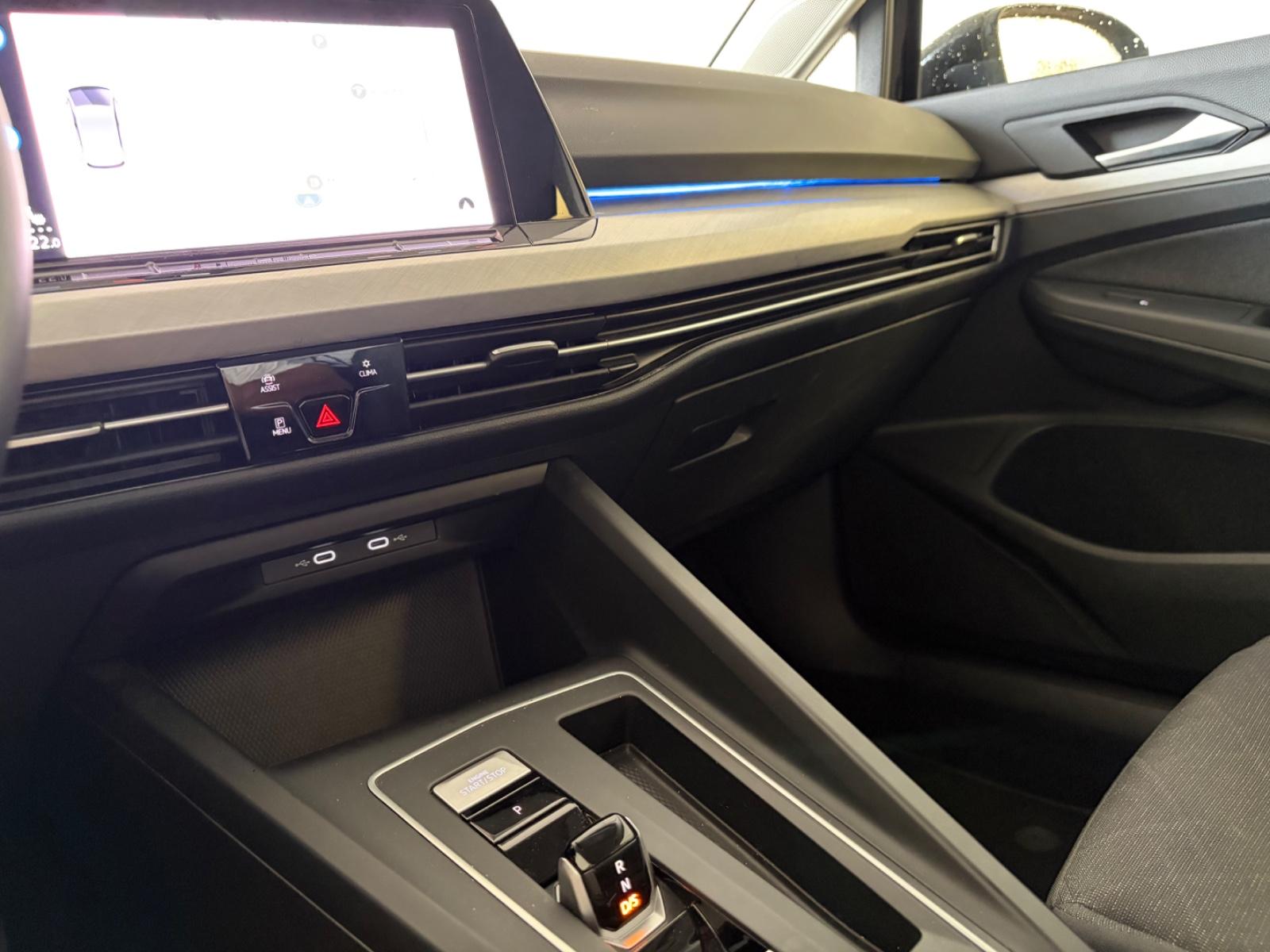 Volkswagen Golf VIII Lim. Life/ACC/KAMERA/ASISS/I HAND, миниатюра 29