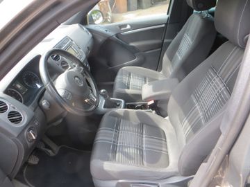 Volkswagen Tiguan - 10