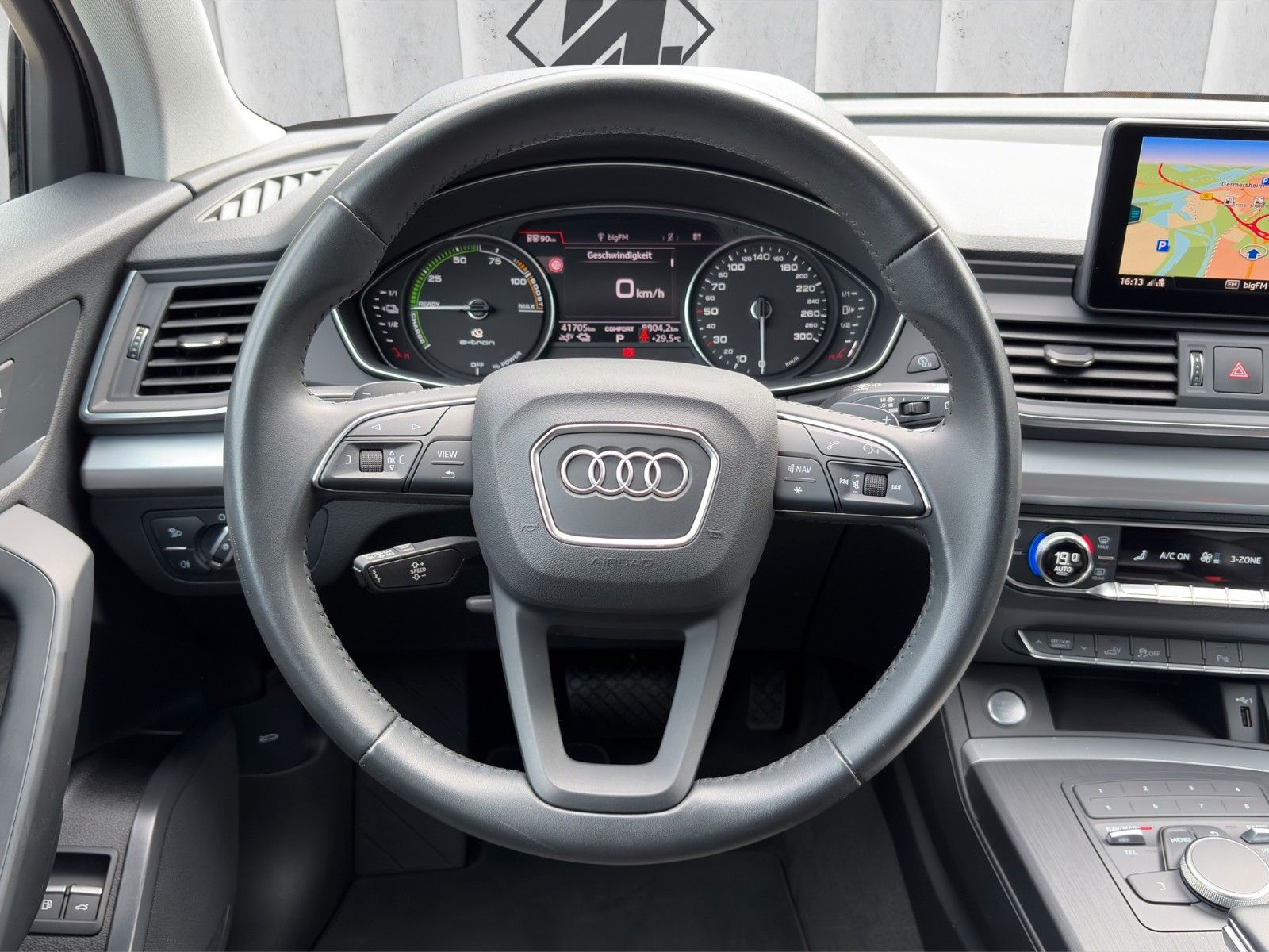 Fahrzeugabbildung Audi Q5 e Quattro Sport*S-Line*SHZ*NAVI*LED*