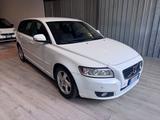 Volvo V50 Design 1.6 Diesel euro 5 FAP - weiße Volvo V50