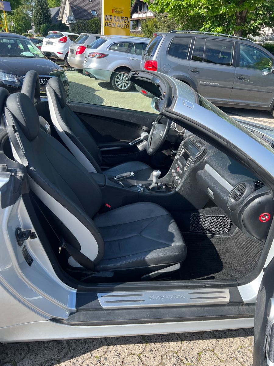 Fahrzeugabbildung Mercedes-Benz SLK 200 SLK Roadster SLK 200 Kompressor