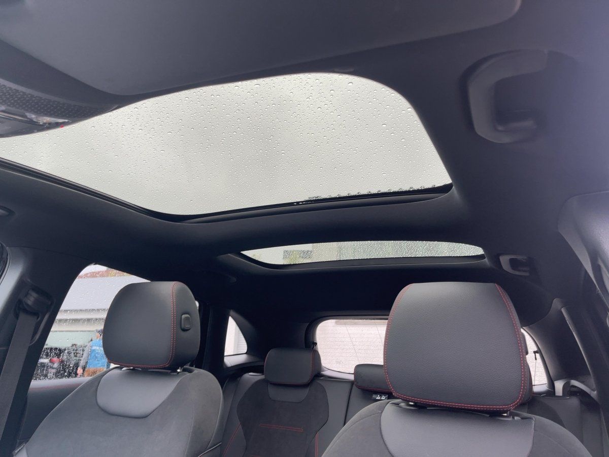 Fahrzeugabbildung Mercedes-Benz GLA 200 d AMG/Night/Pano/Kamera/AHK