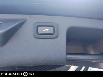 Land-Rover Discovery Sport - 11