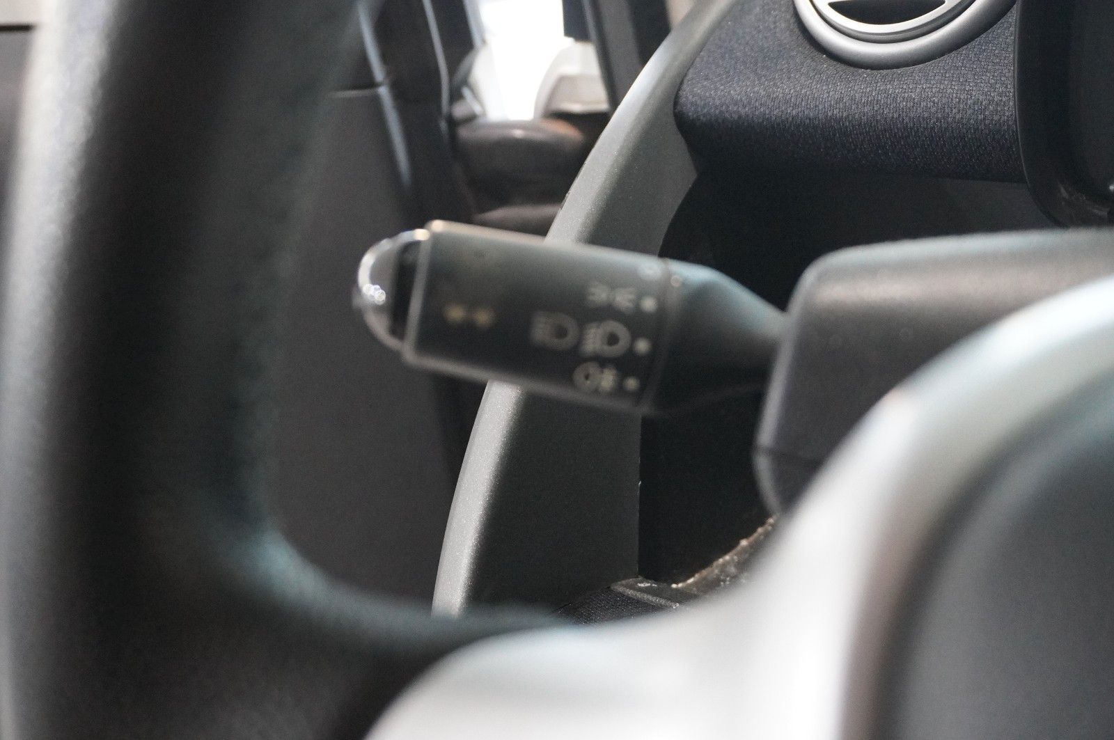 Fahrzeugabbildung Smart ForTwo 1.0 COUPE PASSION AUTOM. KLIMA/PANO/RADIO