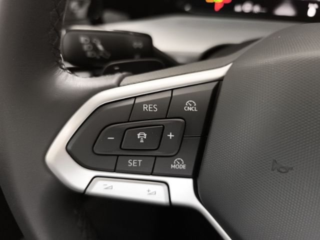 Fahrzeugabbildung Volkswagen Golf Variant 1.5 eTSI DSG Goal LED ACC NAVI AHK