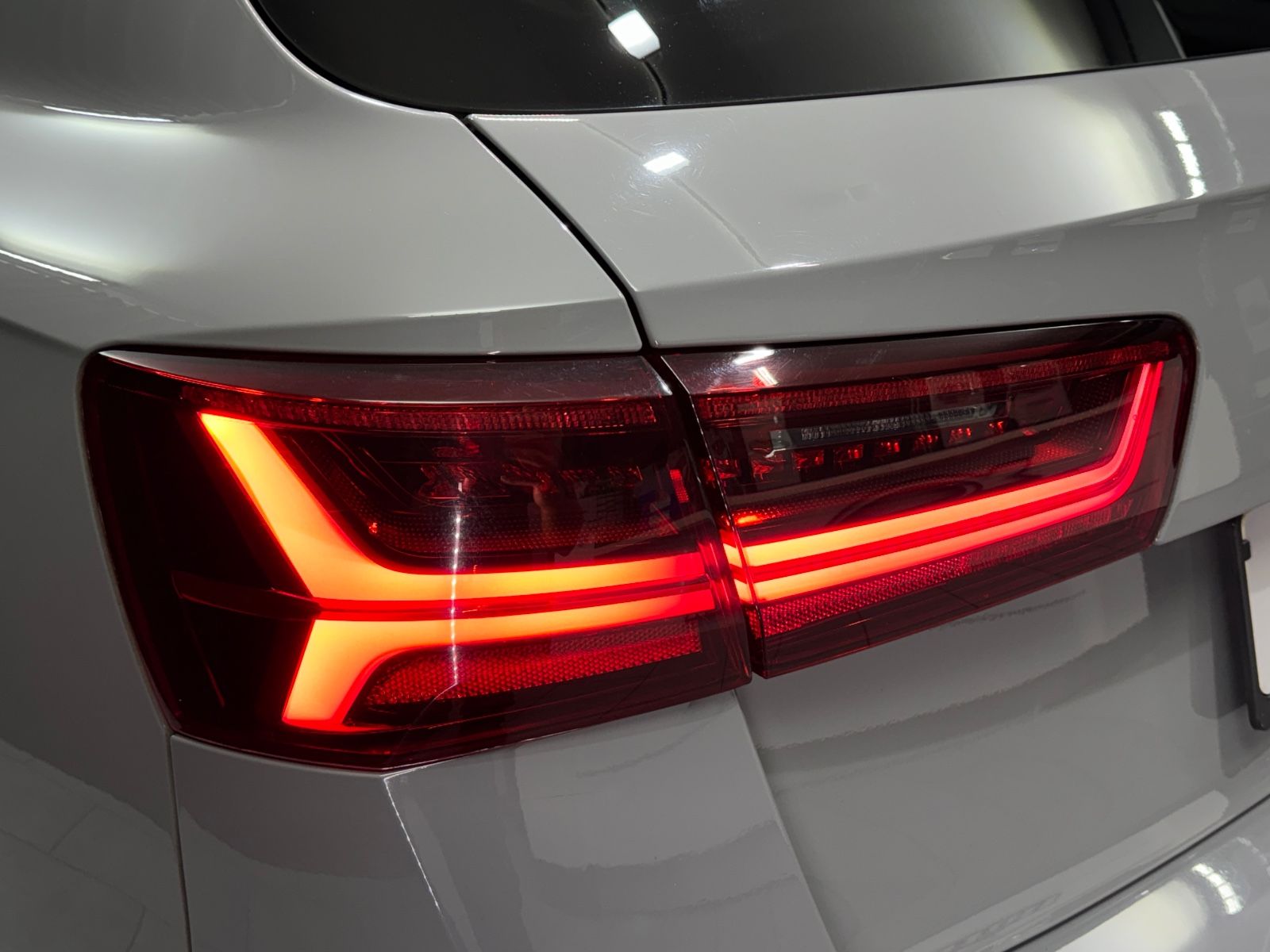 Fahrzeugabbildung Audi A6 Avant 3.0 TDI competition |BOSE|HuD|MATRIX
