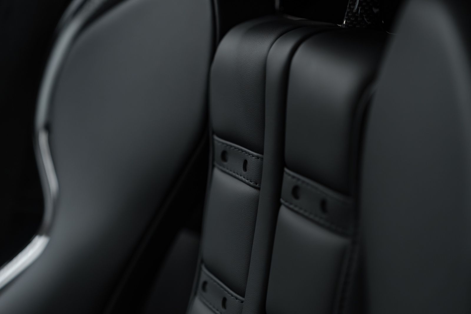 Fahrzeugabbildung Ferrari 12Cilindri PANO/LIFT/RACING SEATS/CARBON/SURR