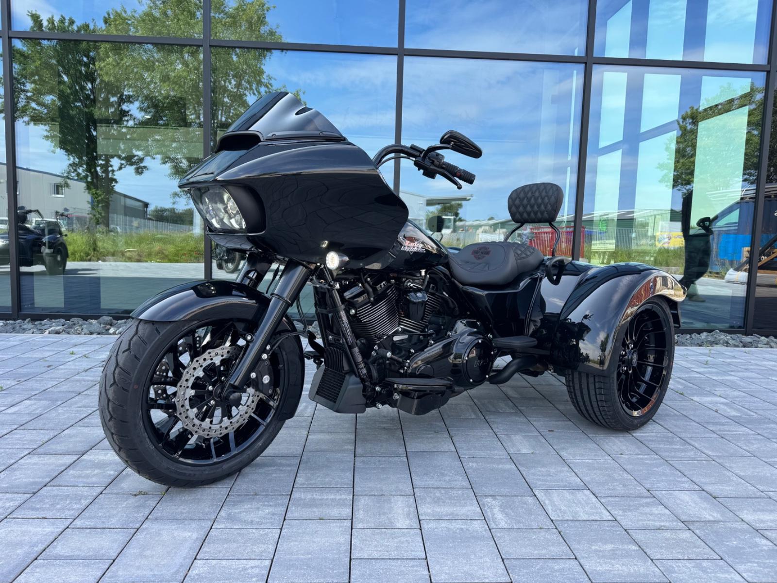 Harley-Davidson ROAD GLIDE 3/ FAT WHEEL /FLTRT 114/2024 custom