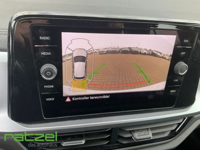 Fahrzeugabbildung Volkswagen T-Roc 1.5 TSI DSG Life LED ACC App Connect Digit