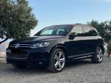 Volkswagen Touareg 4.2 V8 TDI R-Line+*AHK*Pano*360*ACC*LANE - Volkswagen Touareg: La