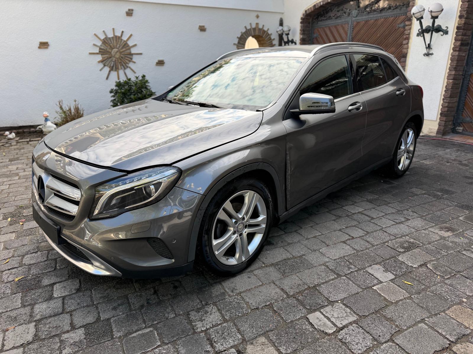 Mercedes-Benz GLA 200 2Hd