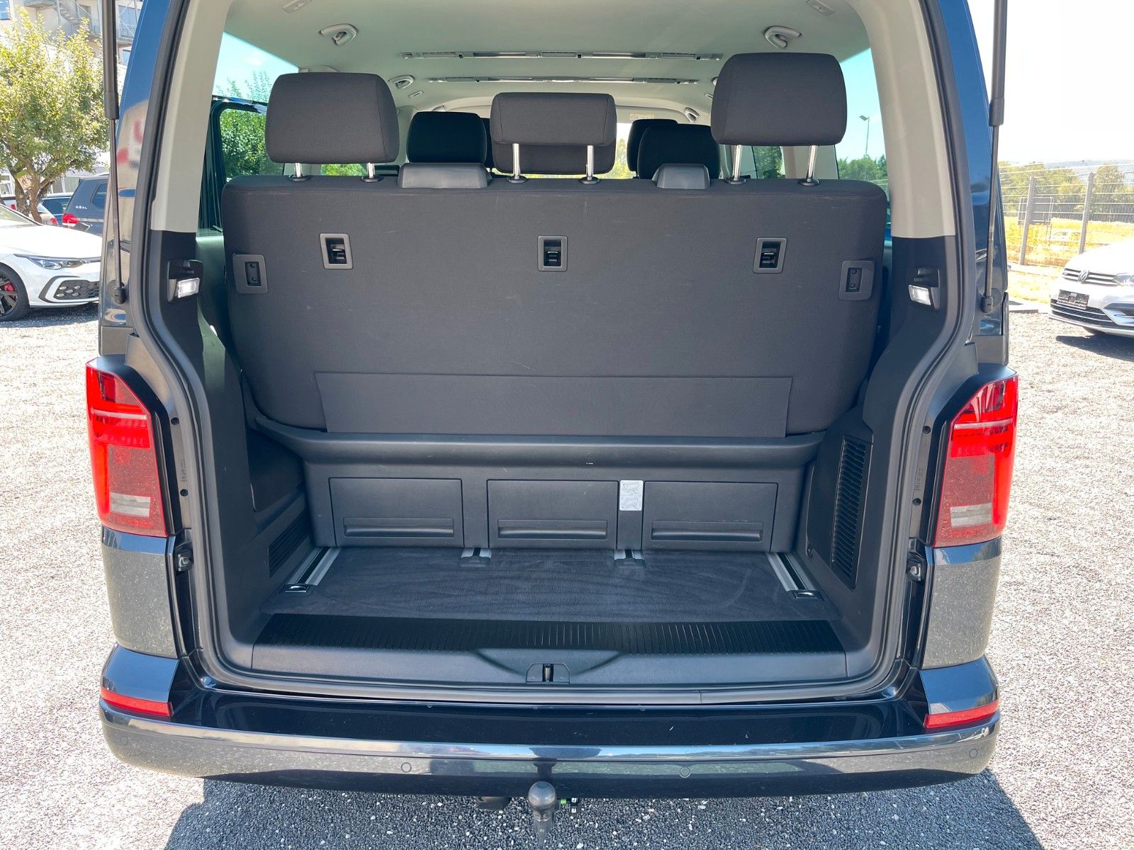 Volkswagen T6.1 Multivan Comfortl. AHK Navi pro foto 16