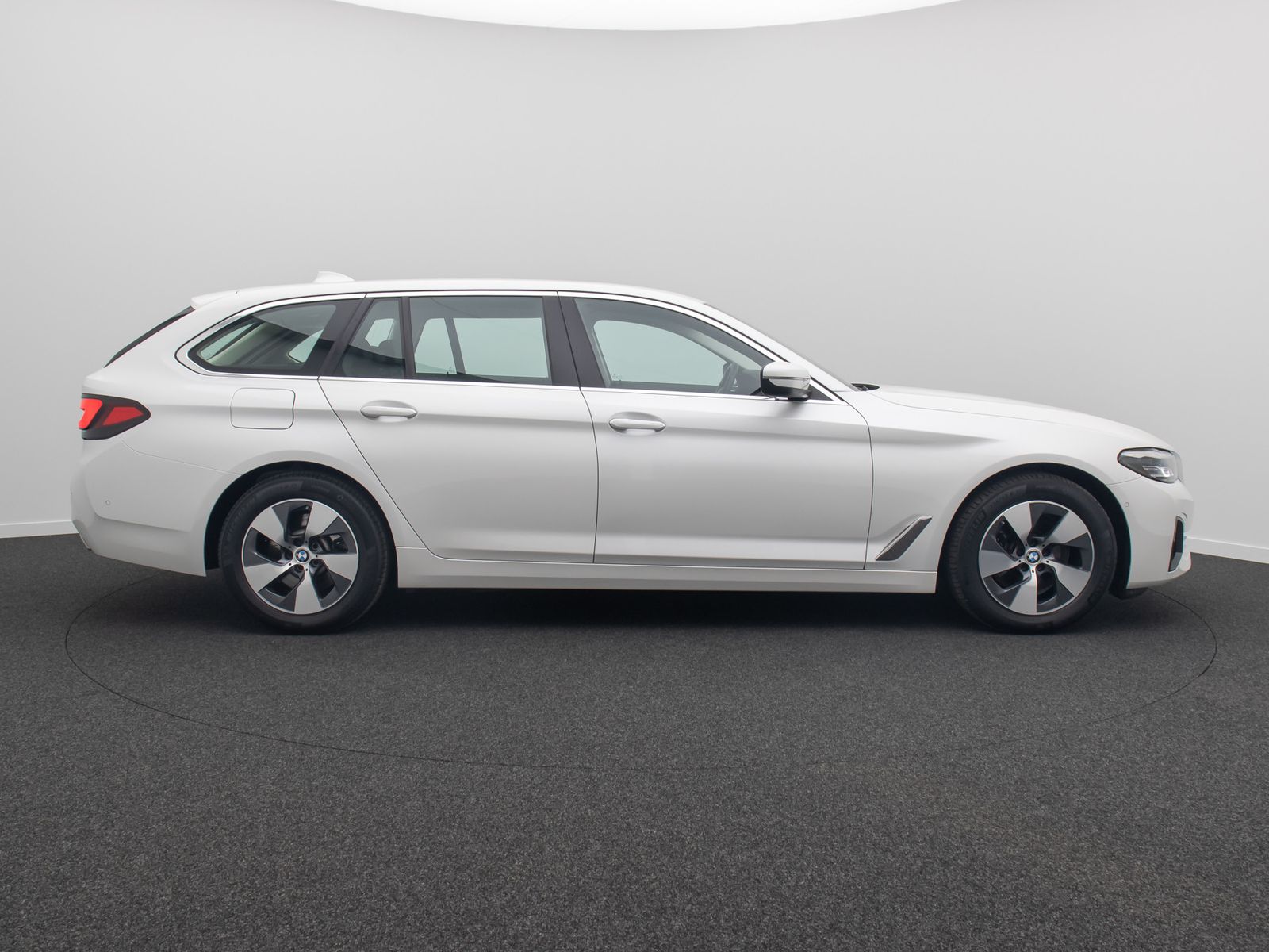 Fahrzeugabbildung BMW 520i DAB Alarm FernlichtAssis PDC GeschwindigReg