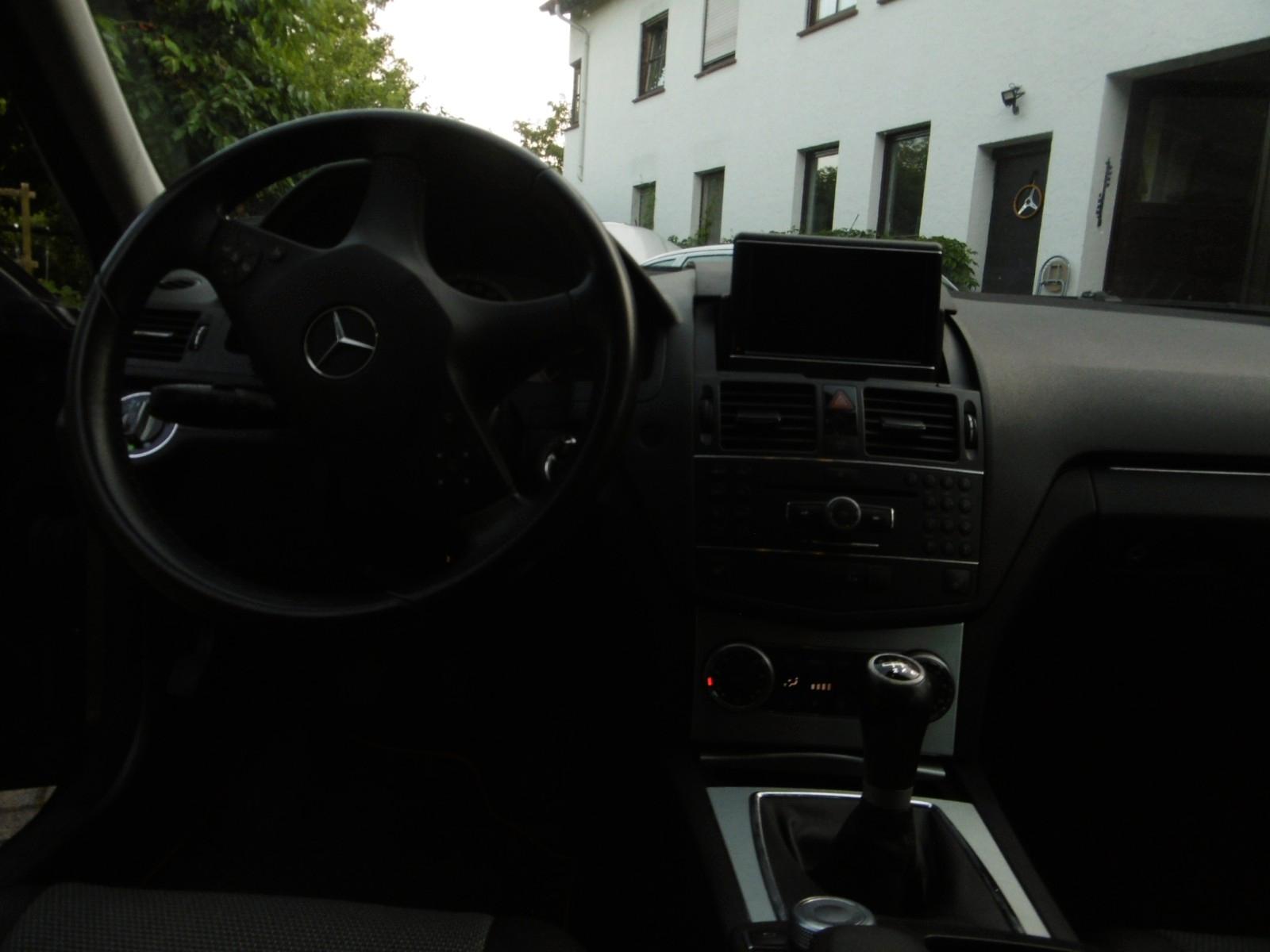 Mercedes-Benz C200 2008 — photo 16