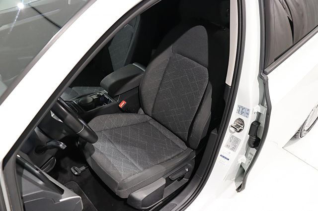 Golf 1.5 TSI Life ACC NAVI SHZ BT PDC LED Klima