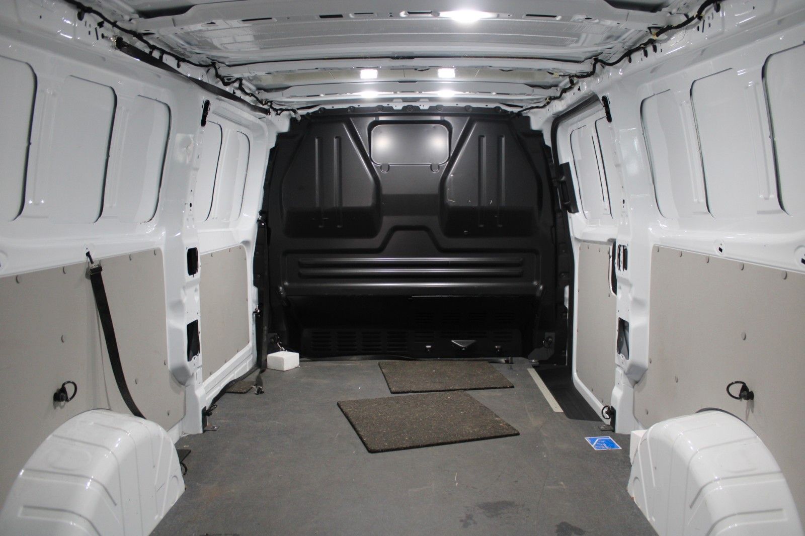 Fahrzeugabbildung Ford Transit Custom L2 TREND AHK TechnologiePaket2