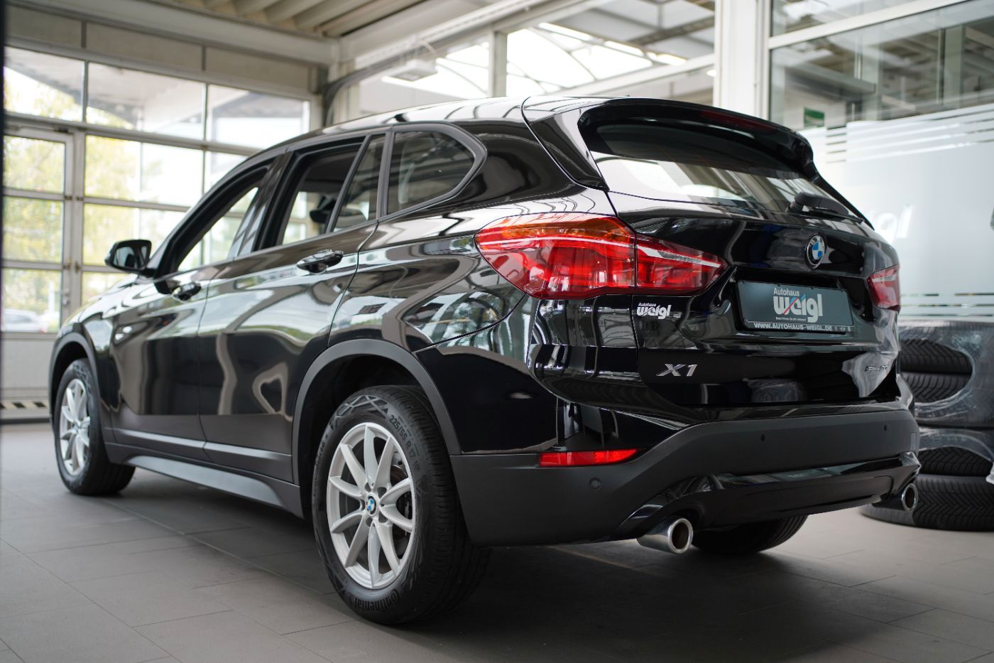 Fahrzeugabbildung BMW X1 20iA Advantage +Sitzheizung+17''LMR+Navi+PDC+