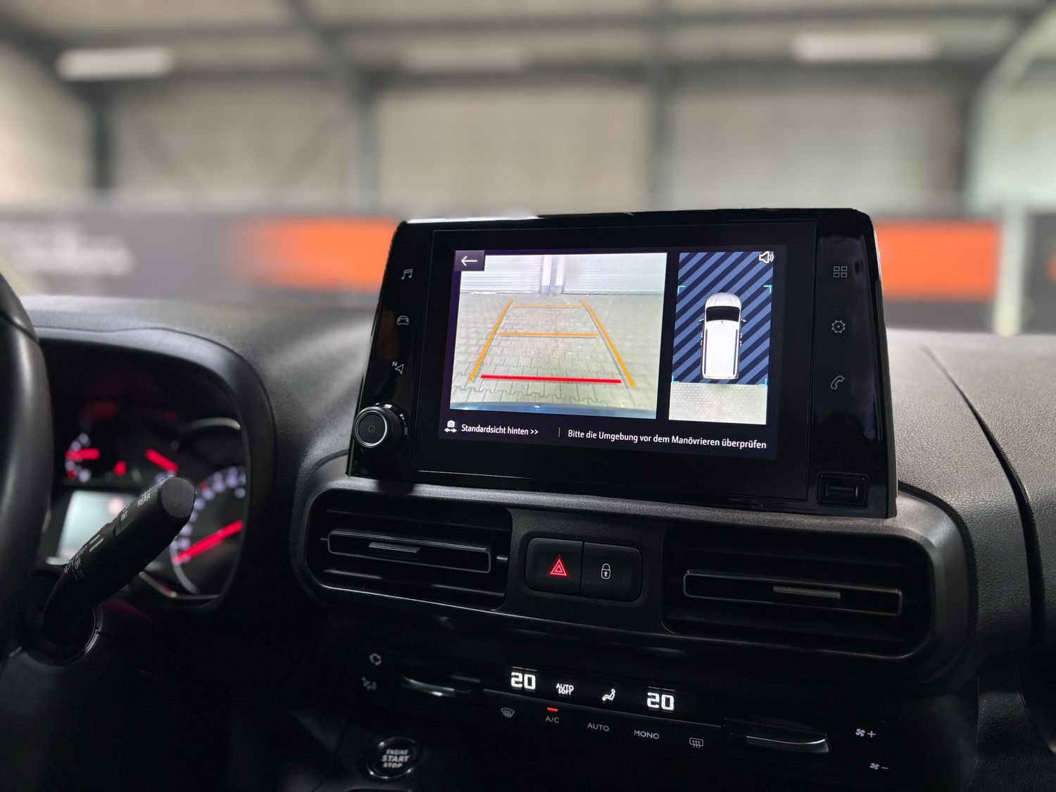 Fahrzeugabbildung Opel Combo Innovation Kamera#Pano#HeadUp