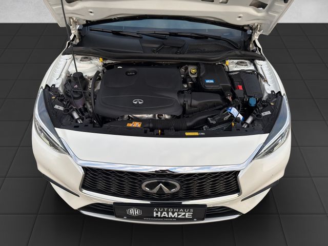 Infiniti Q30 1.6 16V Luxe Tech|Panorama|Kamera|BOSE|DAB