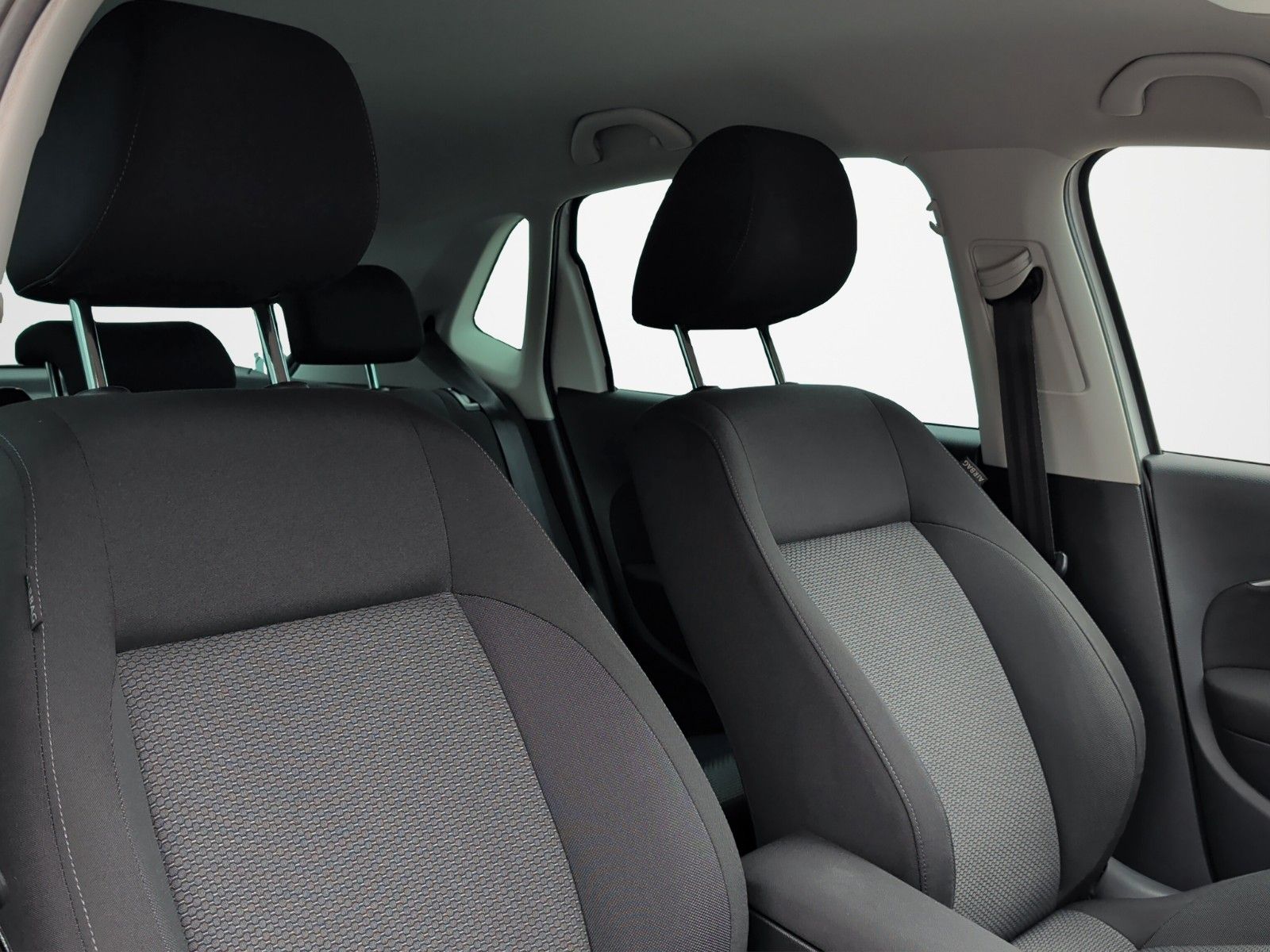 Fahrzeugabbildung Volkswagen POLO 1.2 TSI HIGHL DSG TEL APP KLIMAAUT 16" GRA