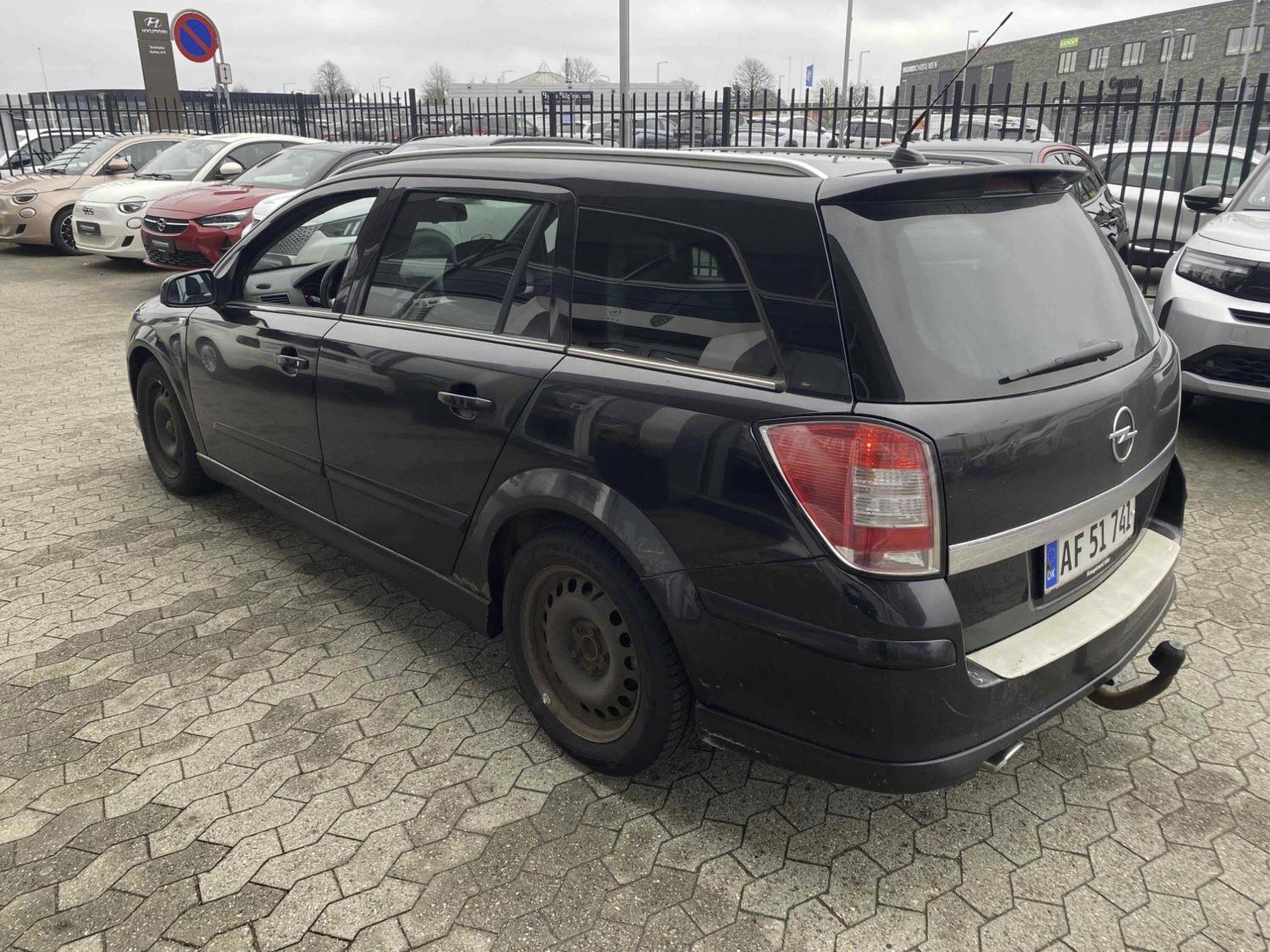 Opel Astra 2008 — photo 10