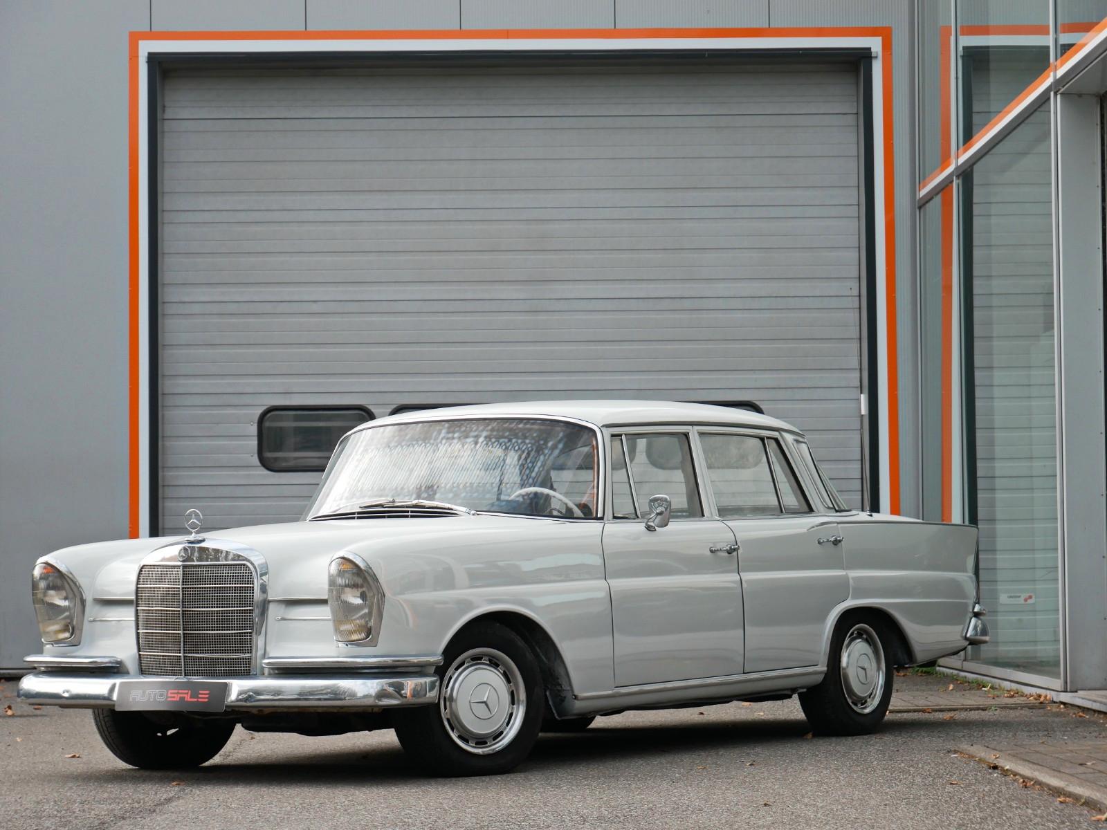 Mercedes-Benz 220 se