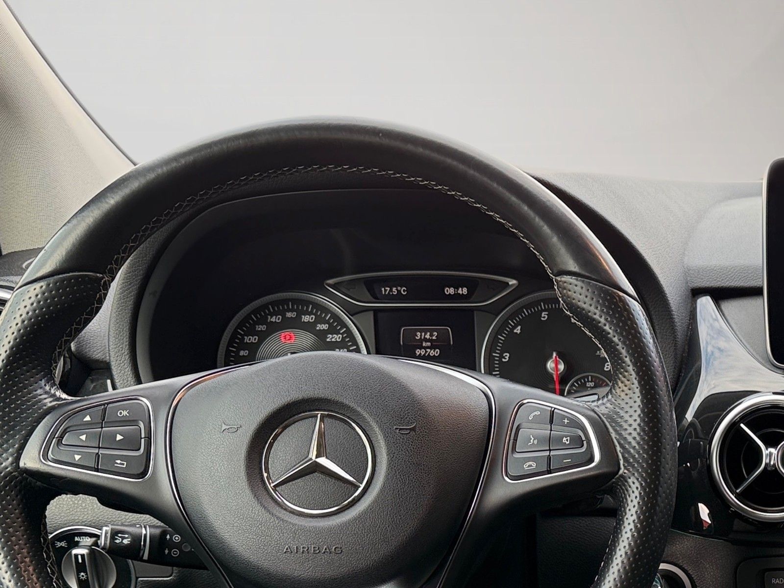 Fahrzeugabbildung Mercedes-Benz B 200 BlueEFFICIENCY Sports Tourer*AHK*Harman-K.