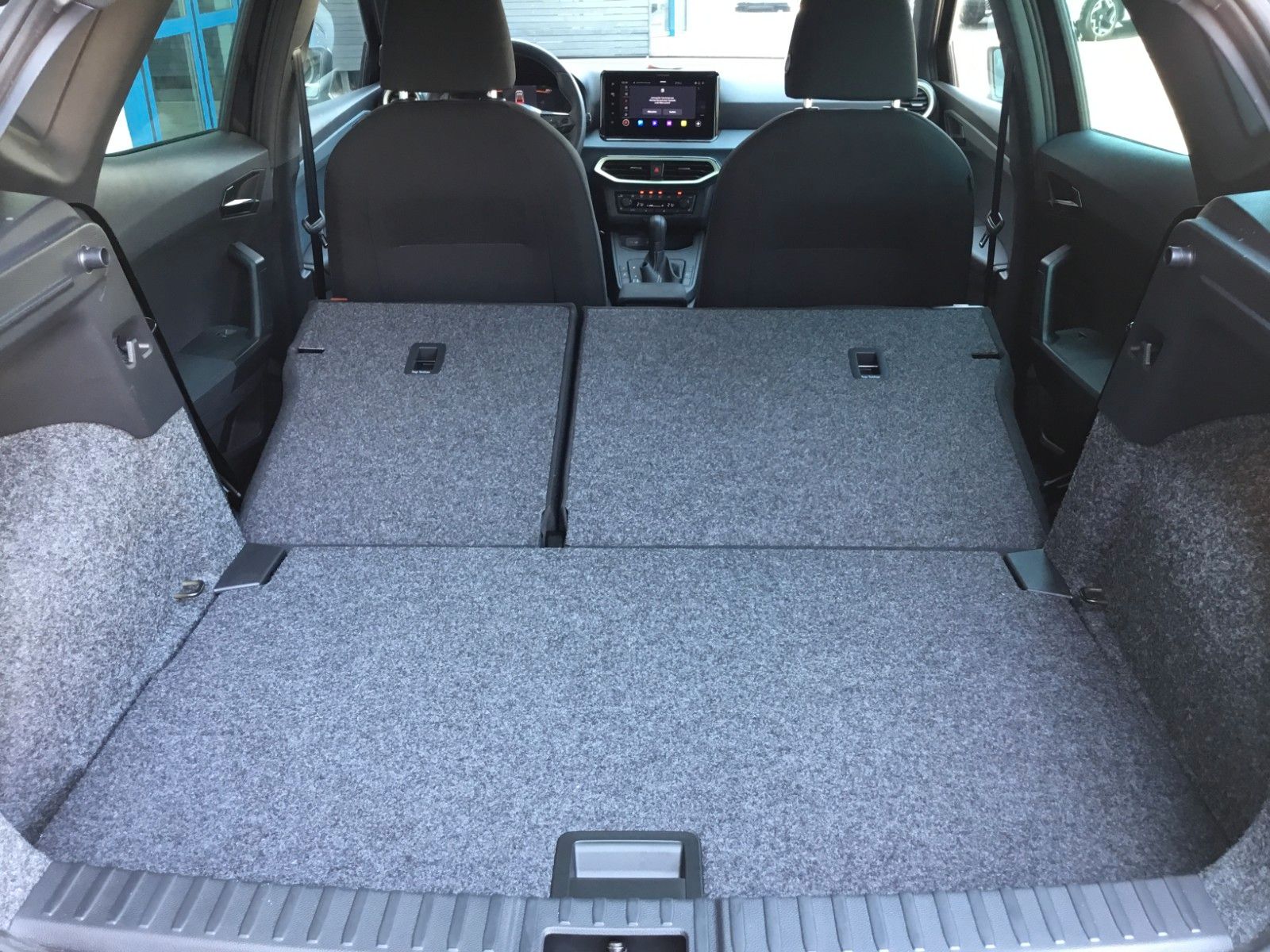 Fahrzeugabbildung SEAT Ibiza 1.0TSI Style DSG+ACC+16"+Navi+LED+FullLink