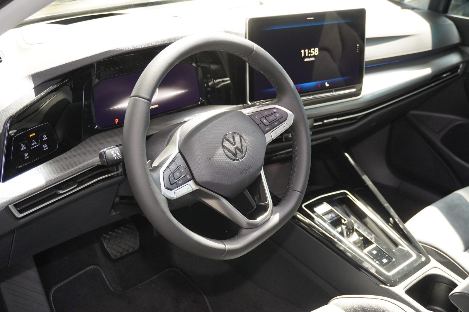 Fahrzeugabbildung Volkswagen Golf Variant Style 1,5 l eTSI OPF 110 kW (150 PS