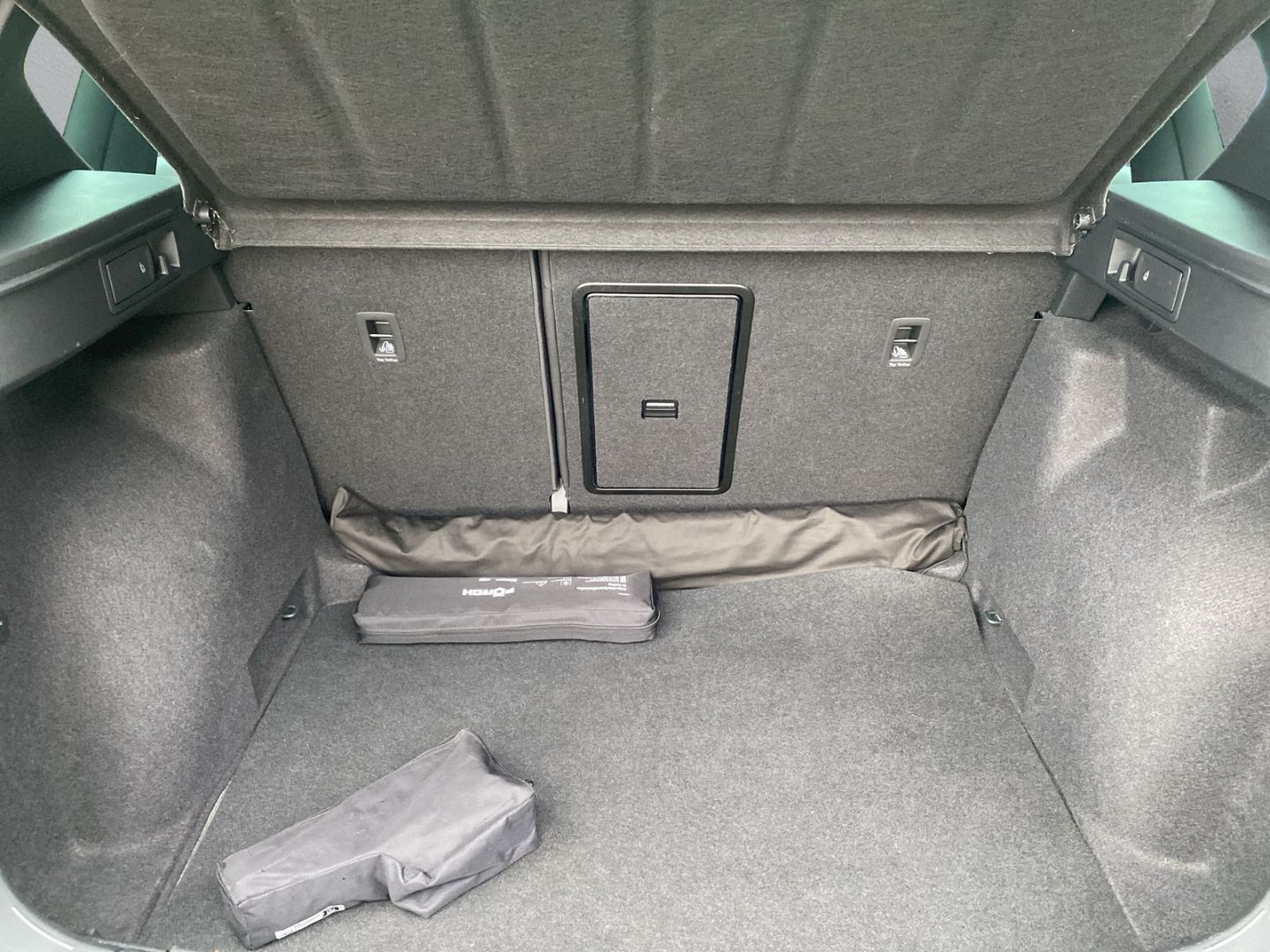 Fahrzeugabbildung CUPRA Ateca Basis 4Drive NP: 52.190,01 €