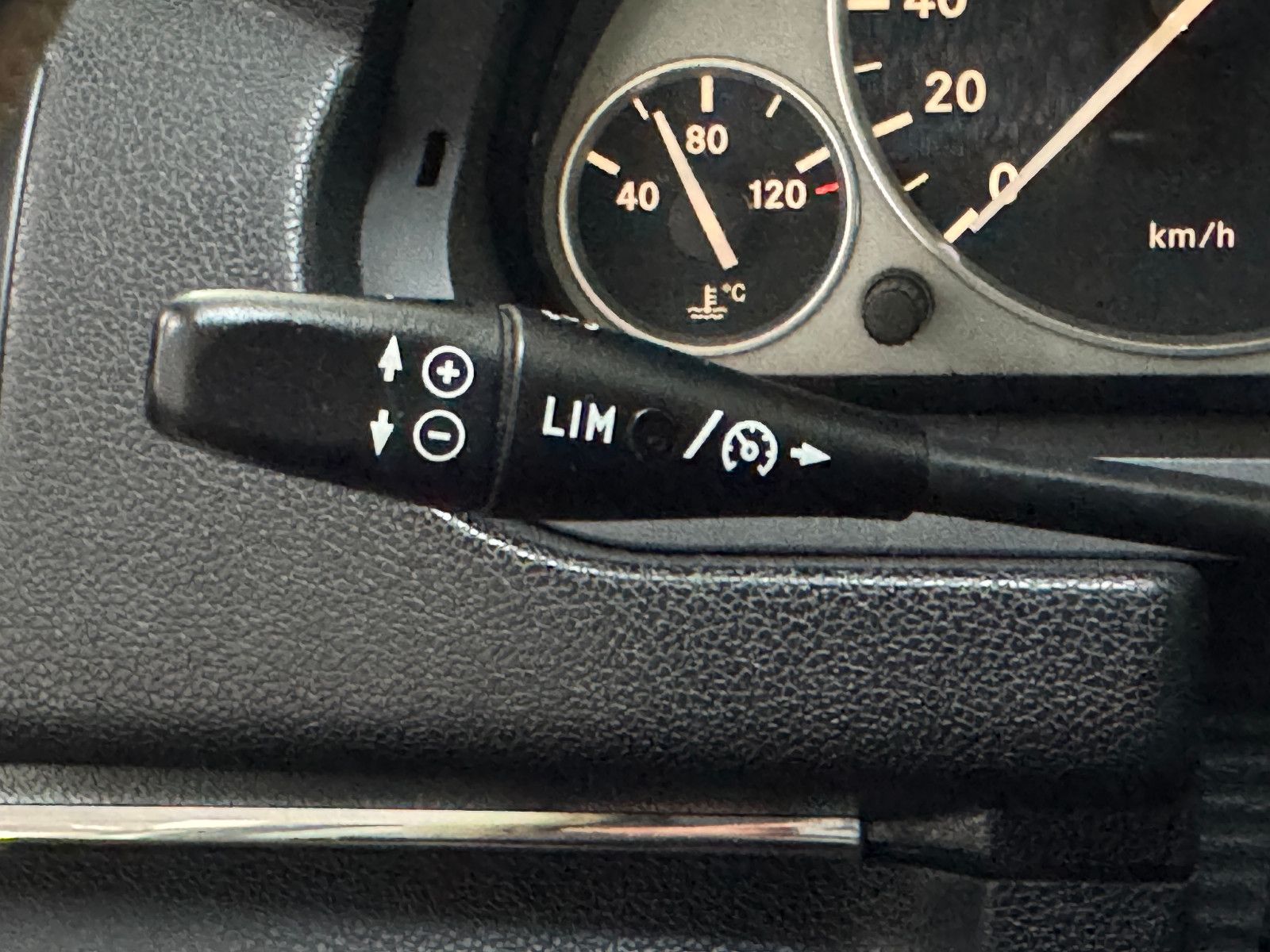 Fahrzeugabbildung Mercedes-Benz B 200 CDI AUTOMATIK SPORTPAKET BI-XENON KAMERA
