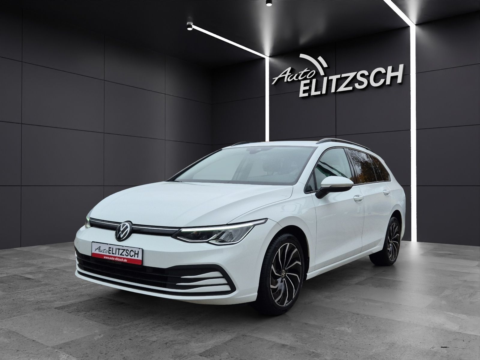 Fahrzeugabbildung Volkswagen Golf VIII Variant Life TSI NAVI CLIMA ACC SH