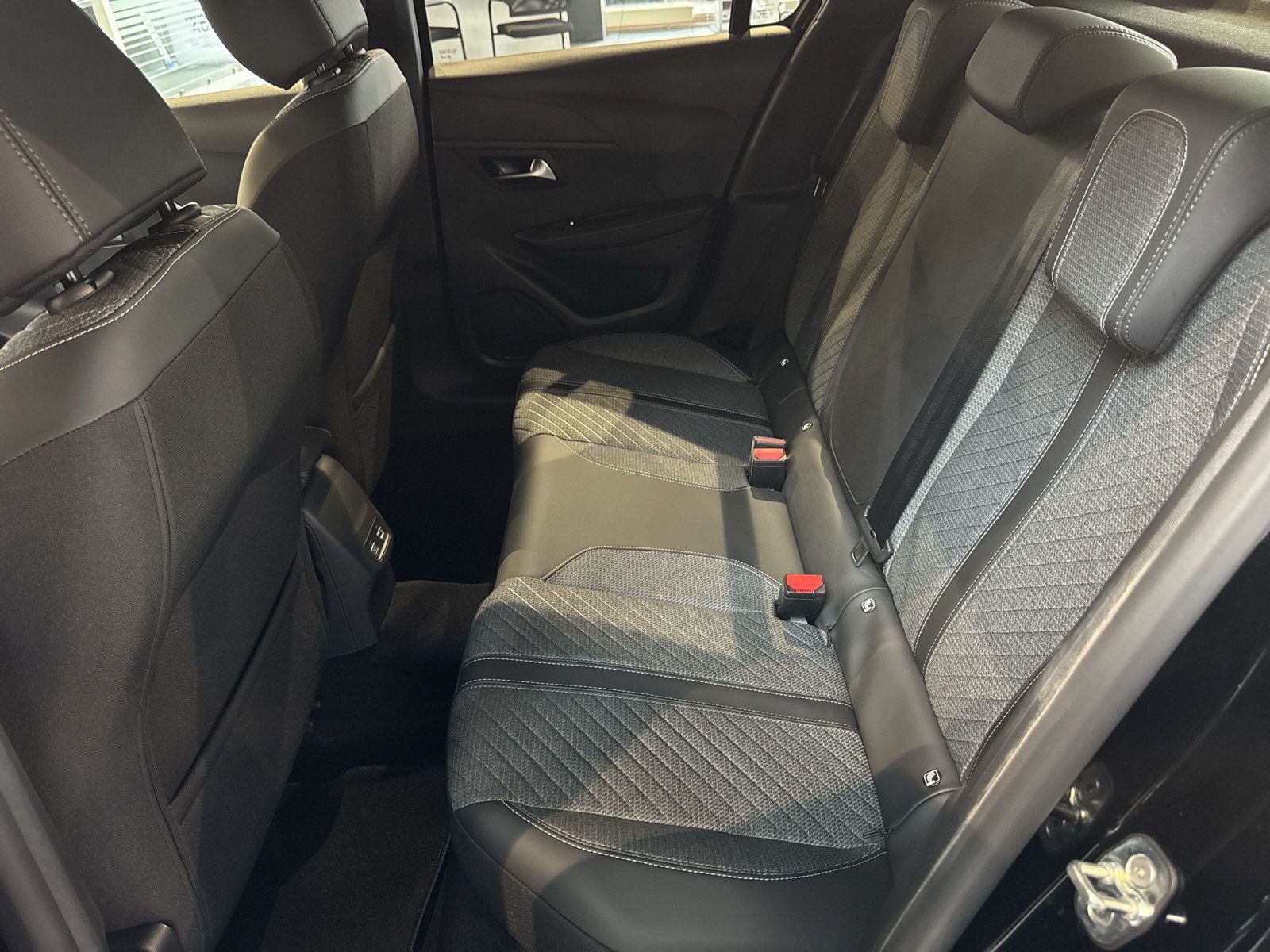 Peugeot 208 - Bild 10