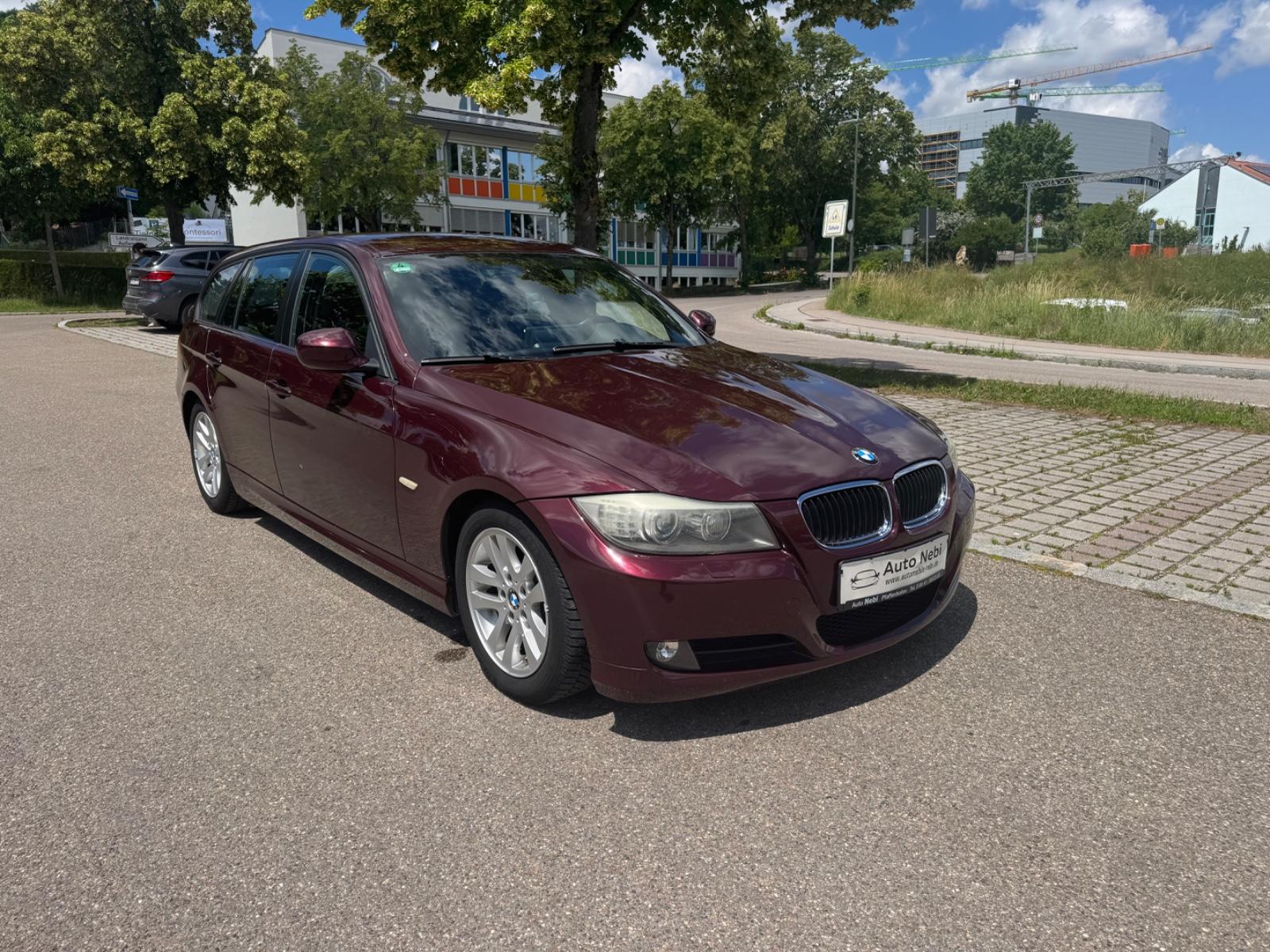 BMW 320i Touring*Automatik*Display*Teilleder*