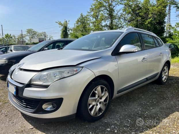Renault RENAULT Megane AUTOCARRO 4 POSTI Mégane 1500DCI