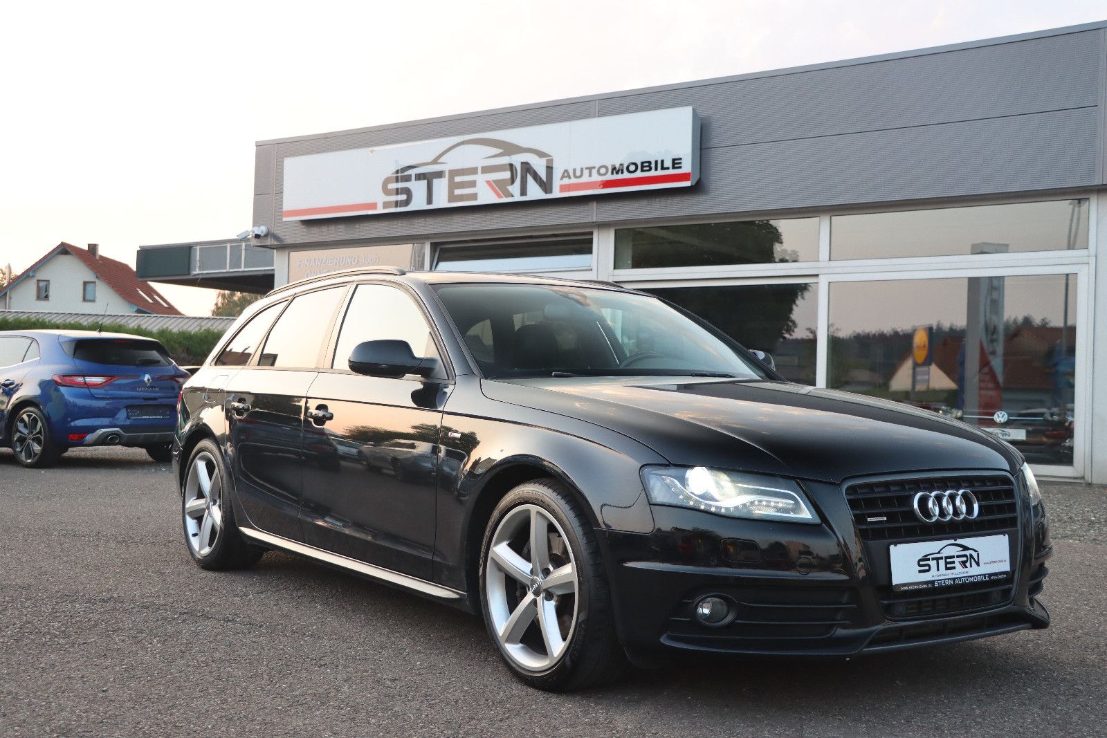 AUDI A4 AVANT - S LINE - 239 CV - BVA
