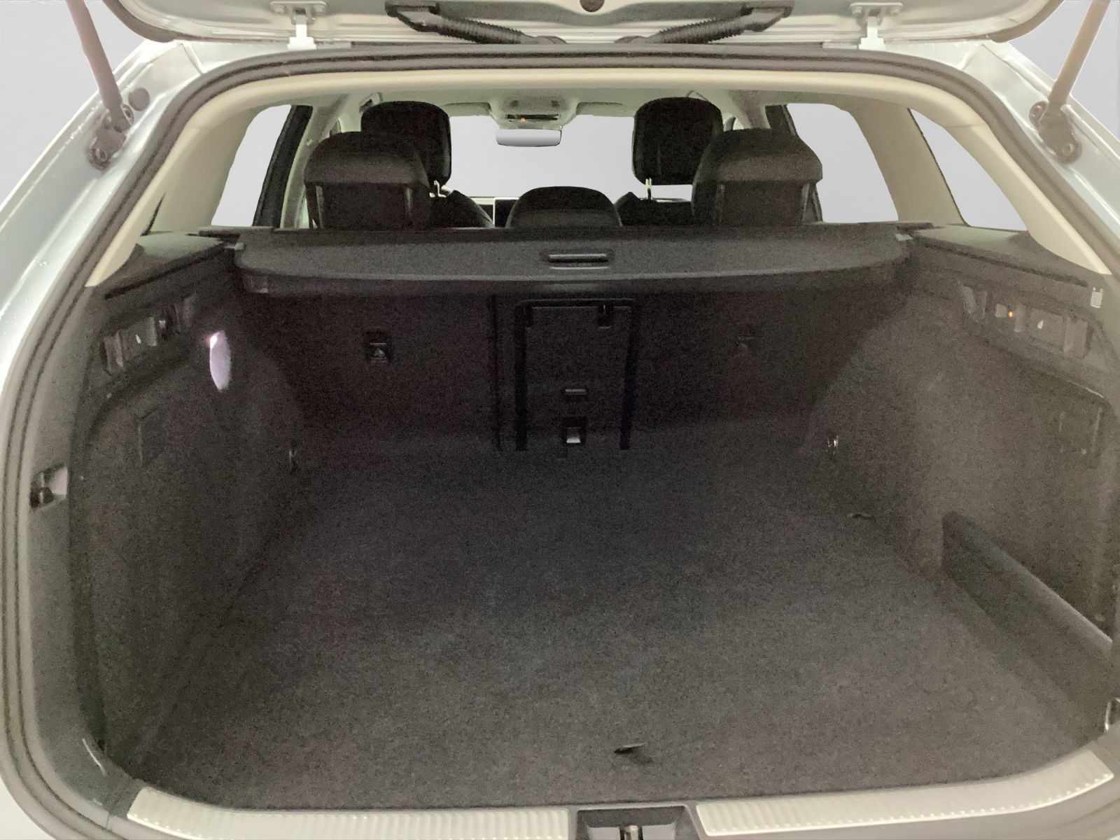 Volkswagen Passat Variant - Bild 17