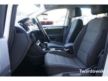 Volkswagen Touran - 11