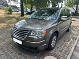 Chrysler Grand Voyager Limited 2.8 CRD Klima/Scheckheft - Chrysler Gebrauchtwagen von 2010