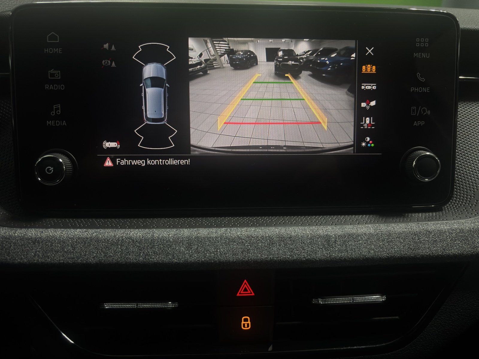 Fahrzeugabbildung SKODA Kamiq Tour 1,0 TSI 85 kW DSG