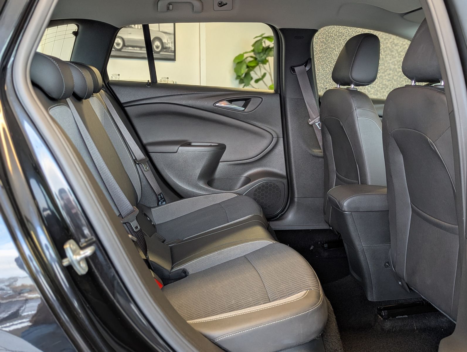 OPEL Astra 1.5 CDTI Aut. Elegance Navi LED Kamera - Image 15