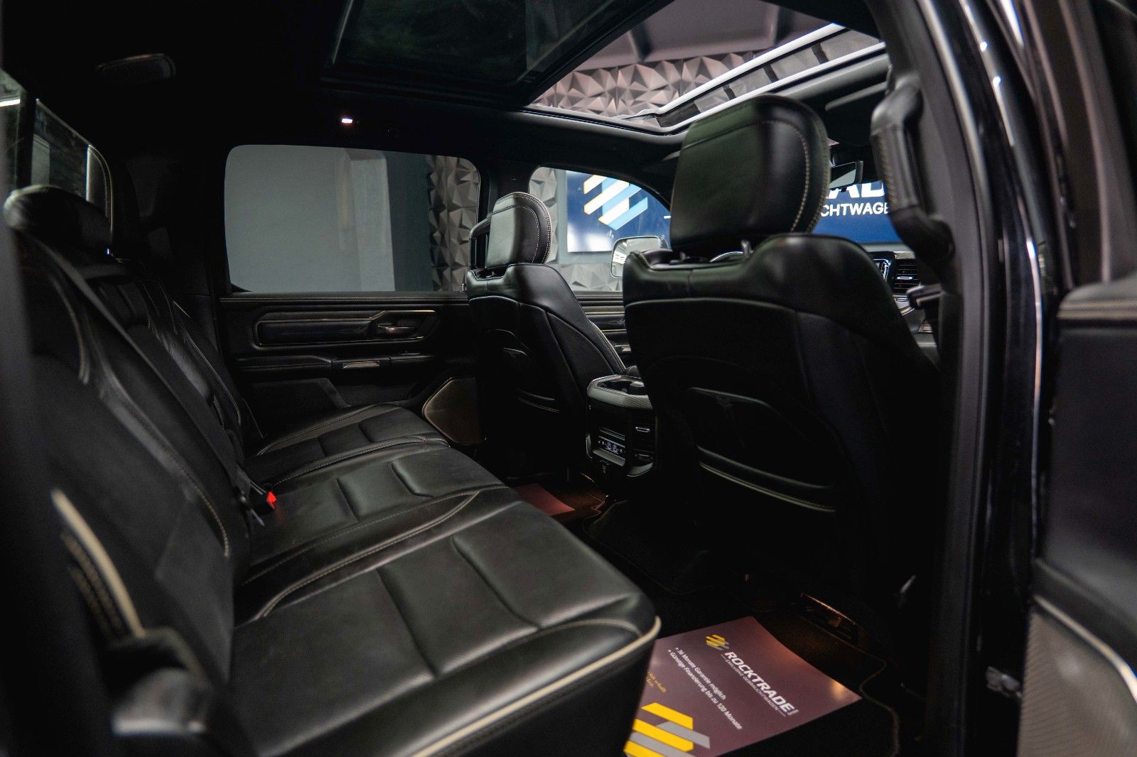 Fahrzeugabbildung Dodge RAM 5.7 V8 HEMI 4x4 LIMITED Offroad 100% Options