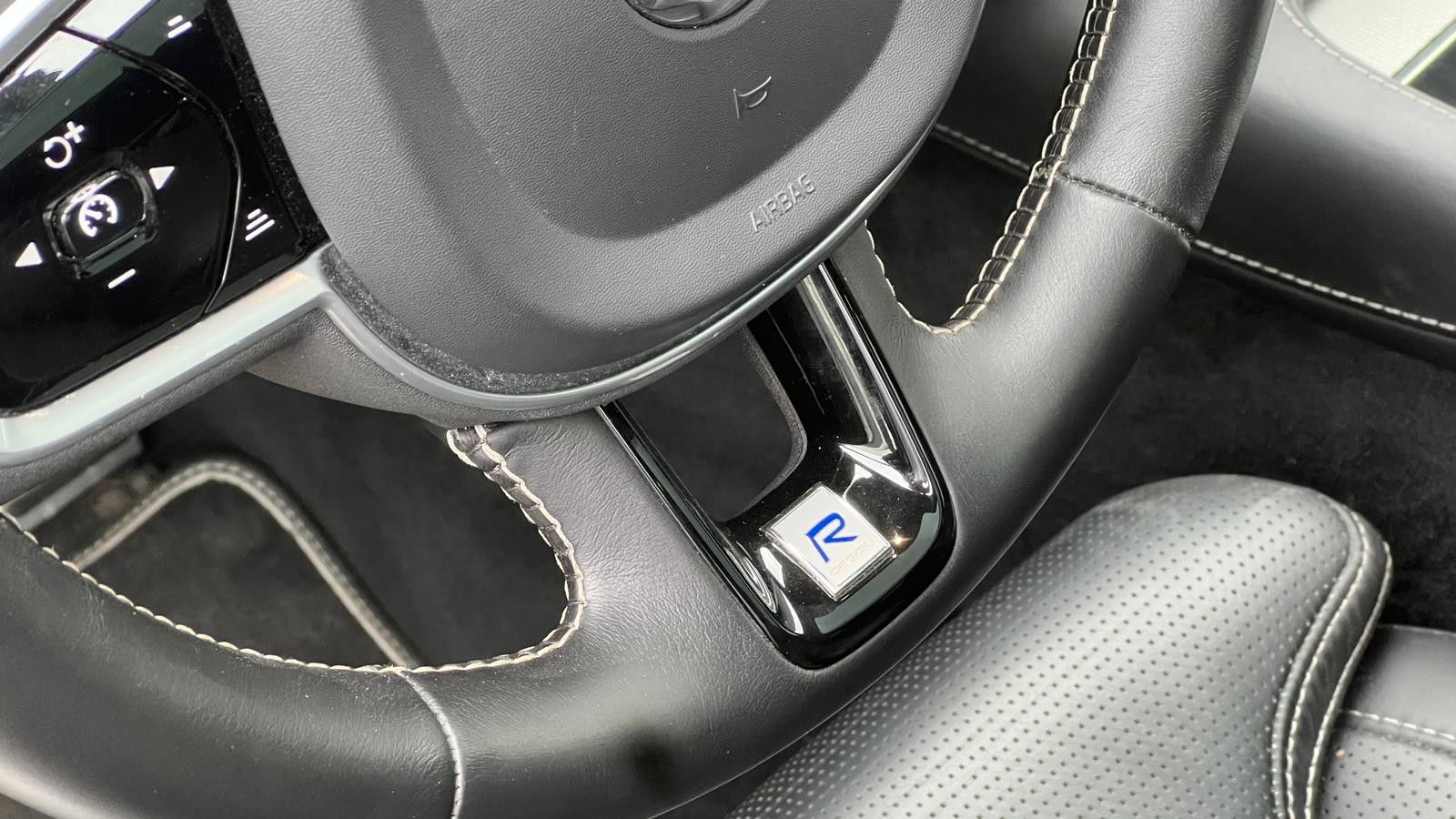 Fahrzeugabbildung Volvo XC90 T8 PHEV AWD R Design*360°*Massage*LUFT*B&W*