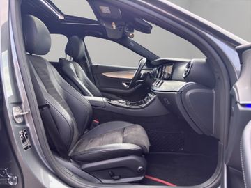 Mercedes E 220 - 12