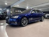 Audi S4 3.0 TFSI tiptronic quattro Avant MATRIX PANO - mit Benzin-Antrieb: Blau, Leder, Metallic