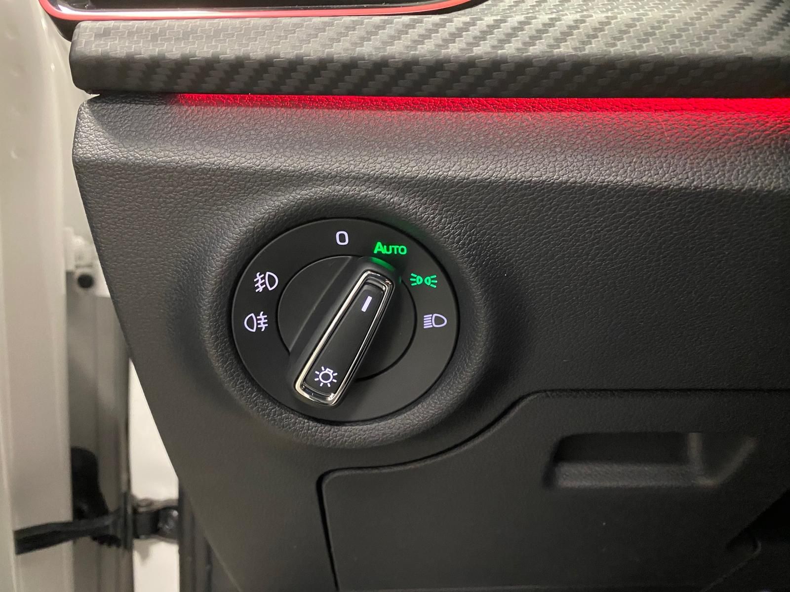 Fahrzeugabbildung SKODA Kamiq 1.5 TSI ACT DSG Monte Carlo+AHK+MATRIX++++
