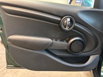 MINI COOPER D 5-trg. *2. Hand*Klima*SHZ*Navi*PDC*BT*